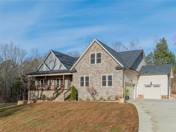 184 Marbrook Dr, Mocksville, NC 27028