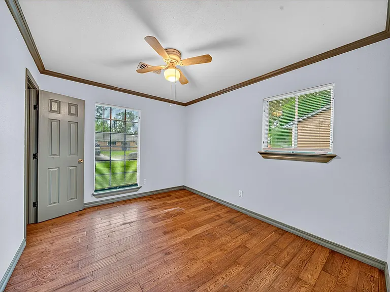5725 Melanite Ave — Photo 10