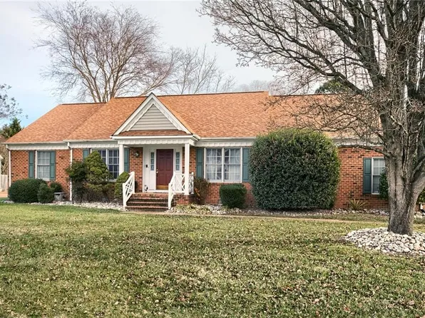 207 Blair Dr, Yorktown, VA 23692