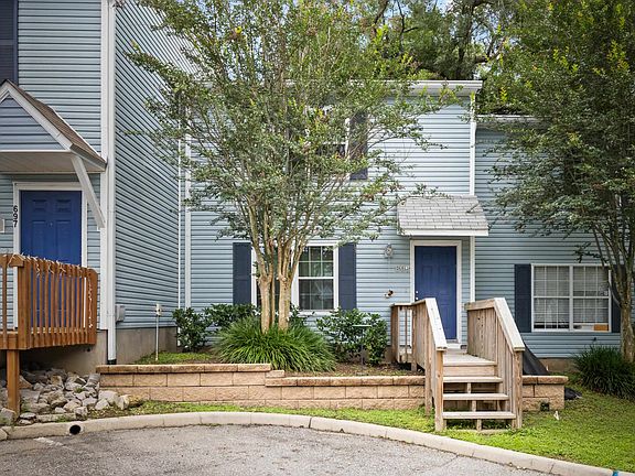 2nd image of 695 Timberwood Cir E