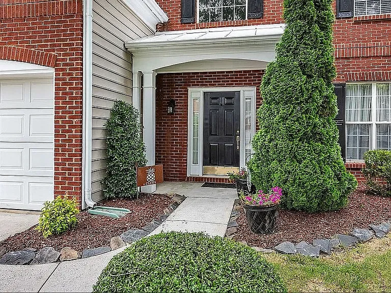 12019 Humboldt Dr — Photo 3