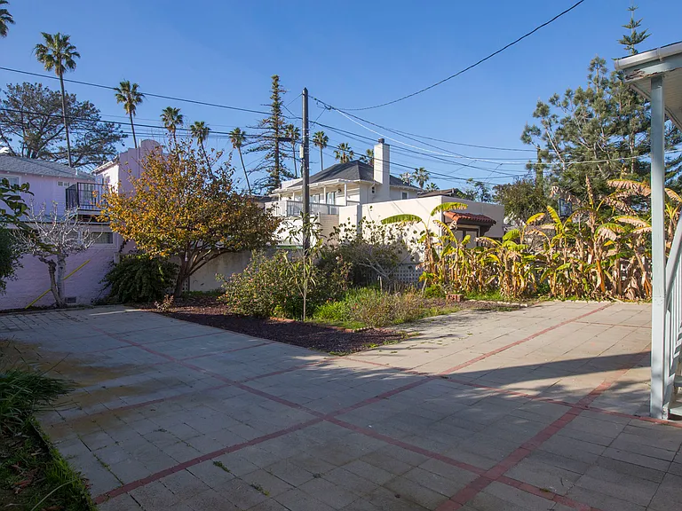 1344 Torrey Pines Rd — Photo 28