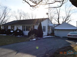 1576 Pelton Rd, Fostoria, OH 44830