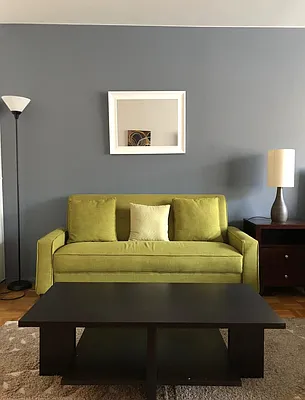 Rented by R New York | media 12