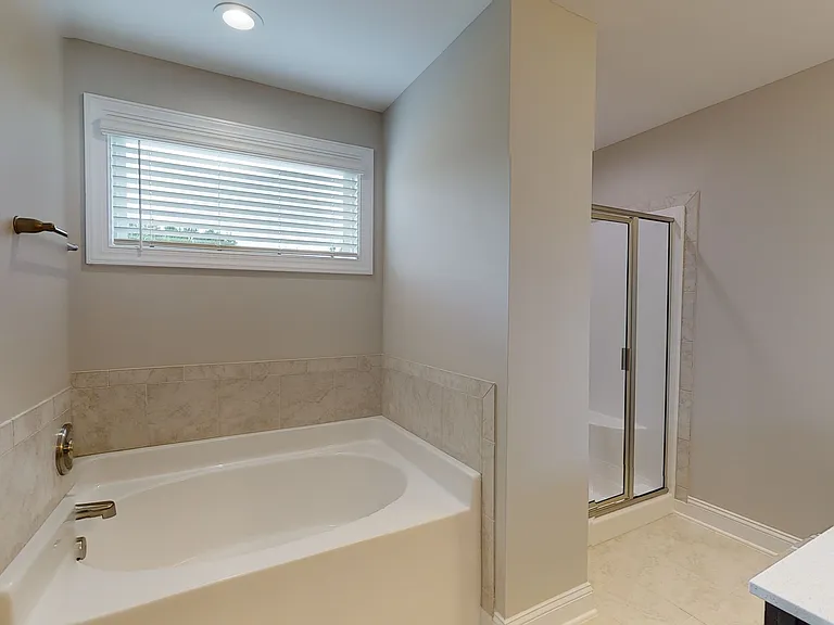 150 Hanover Ct — Photo 11