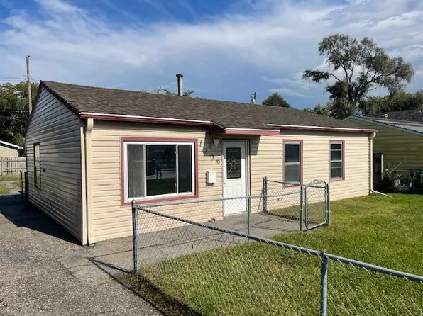 1206 Redick Blvd, Carter Lake, IA 51510