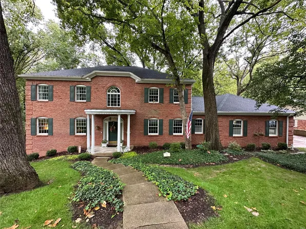 10 Powder Valley Dr, Belleville, IL 62223