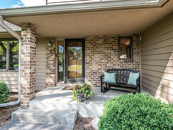 2nd image of 868 Basswood Ln