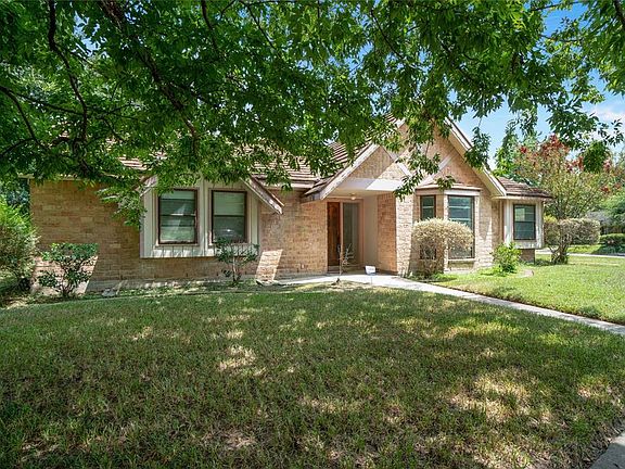 3rd image of 2219 Cobble Creek Dr