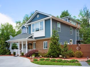 6676 Barrett Rd, Falls Church, VA 22042