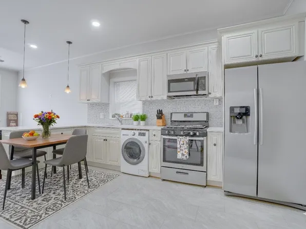 678 Liberty Avenue image 2 of 9