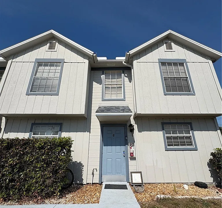 1005 SW 48th Ter #8