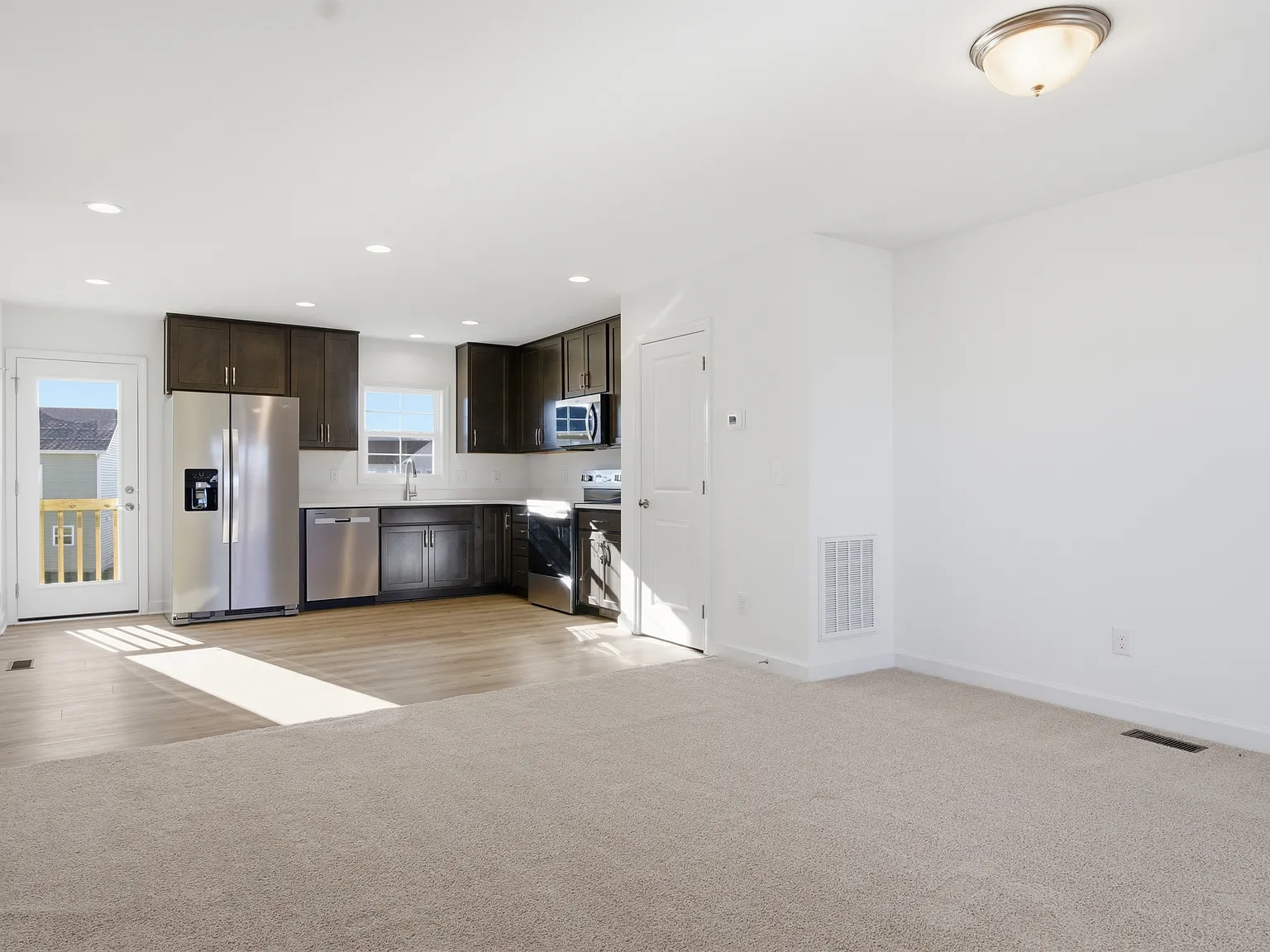3 bed, 3.5 bath, 1803 sqft, $2,650 — Photo 4
