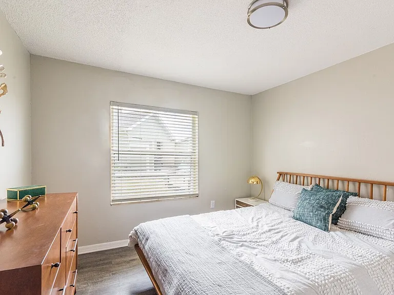Rolling Hills Apartment Homes — Photo 9