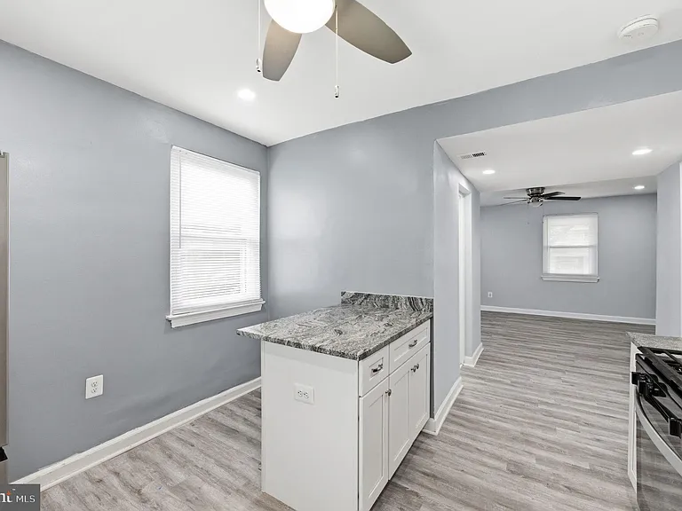 4029 Grant St NE — Photo 11