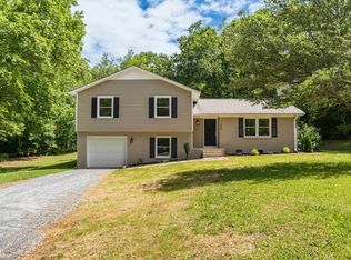 1635 Riveroak Rd, Inman, SC 29349