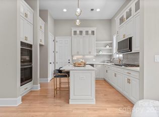 4015 Randolph Rd, Charlotte, NC 28211