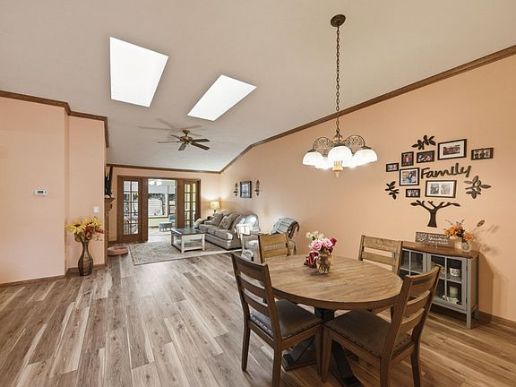 4th image of 712 Dogwood Ct SW