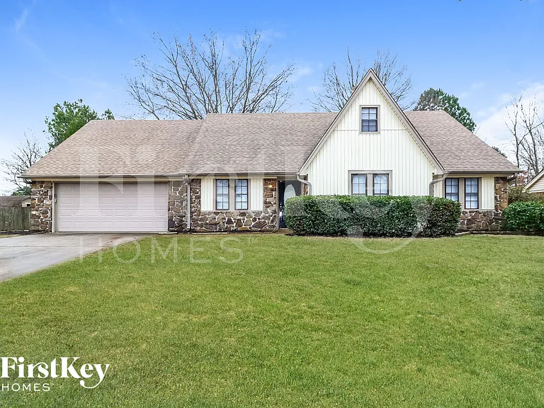 8093 Cinders Rd — Photo 1