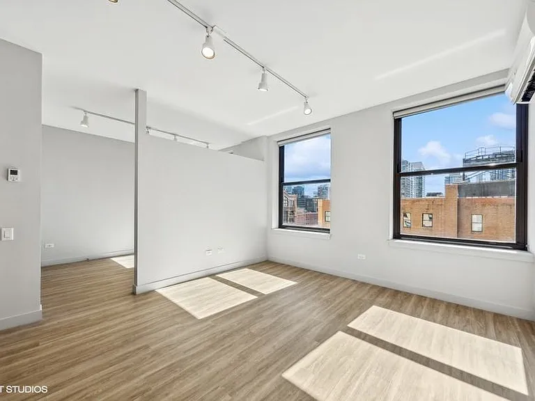 330 S. Wells St — Photo 19