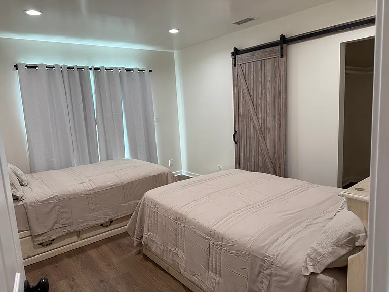 14613 Piuma Ave — Photo 38