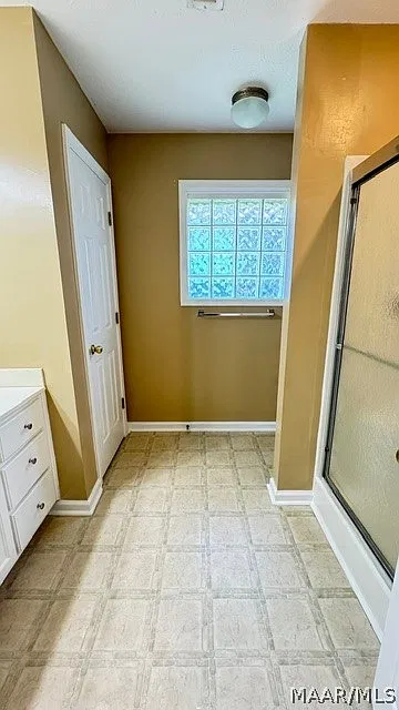 3 bed, 2.0 bath, 1402 sqft, $1,750 — Photo 3