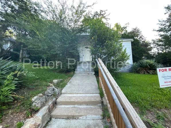 902 Pine St, Columbia, SC 29205