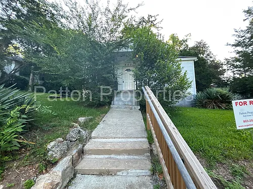 902 Pine St Photo 1