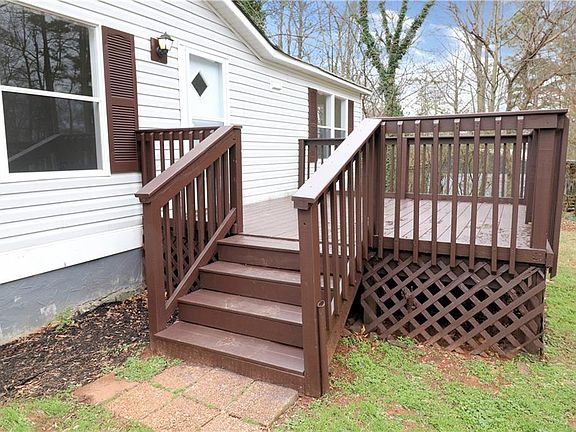 4th image of 2200 Ridgeside Dr