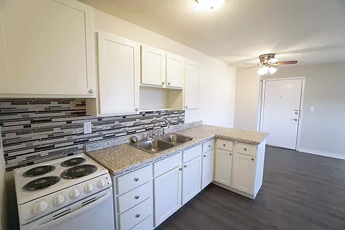 Adrian Apartments (CLO) Photo 1