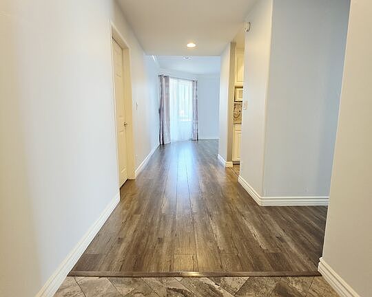 2nd image of 1002 S Burnside Ave APT 203