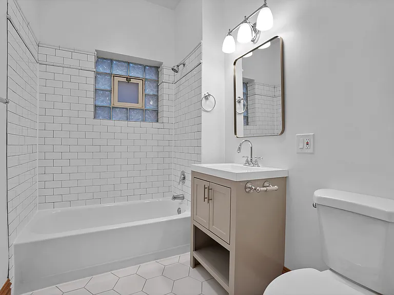 3822 N Sheffield Ave #2 — Photo 13