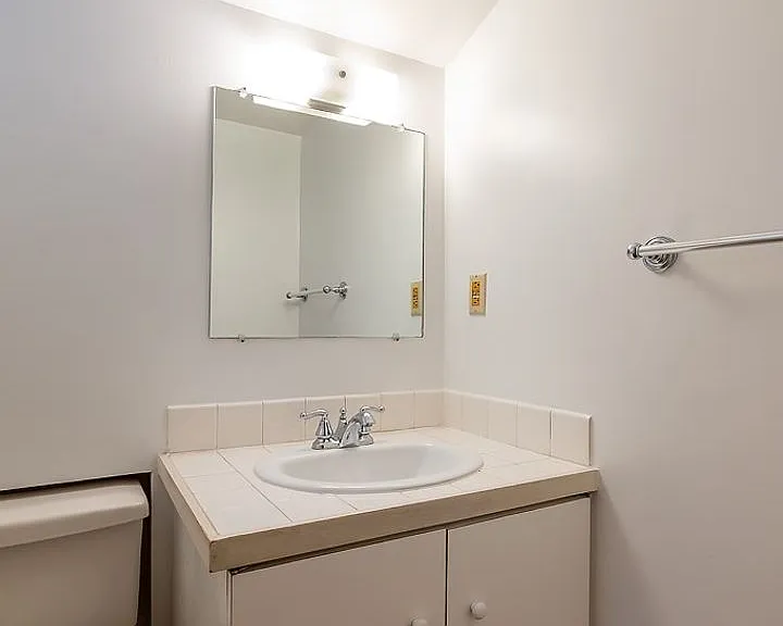 6400 Ruffin Rd — Photo 36
