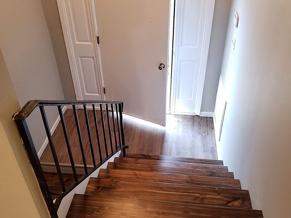 2nd image of 2568 Robin Cir