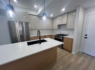 15353 17th Ave #102, Surrey, BC