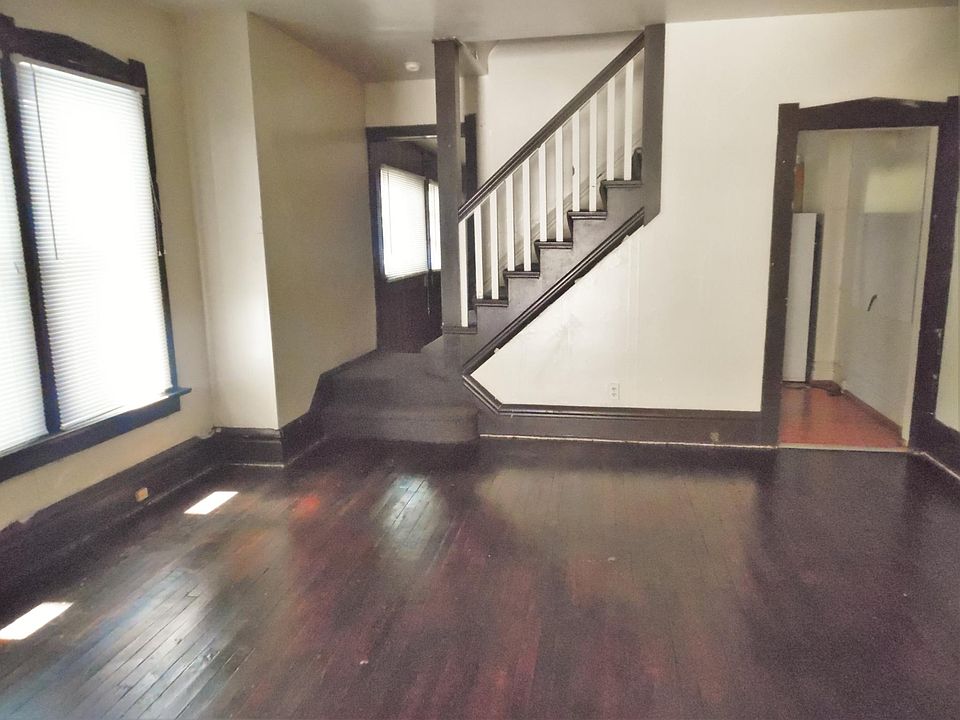 2nd image of 2159 Indianola Ave