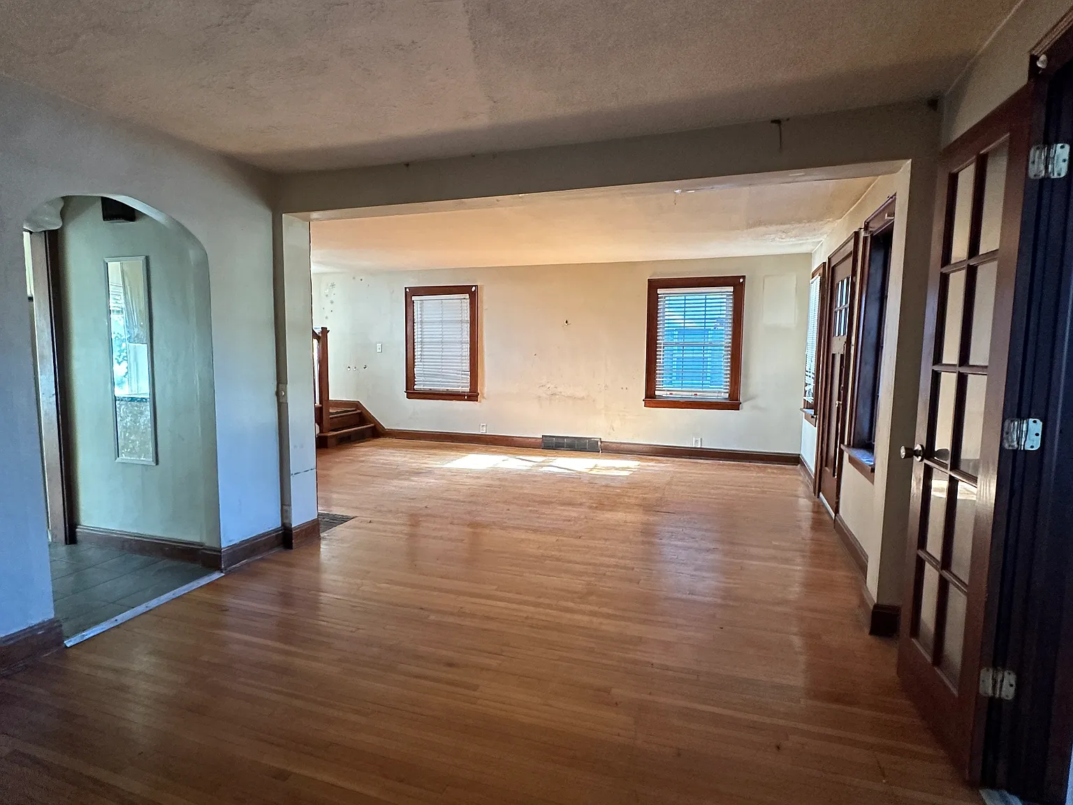 3 bed, 1.5 bath, 1308 sqft, $1,550 — Photo 3