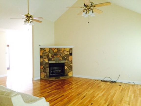 5th image of 325 Eagles Nest Cir