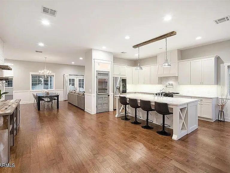4311 E Earll Dr — Photo 3
