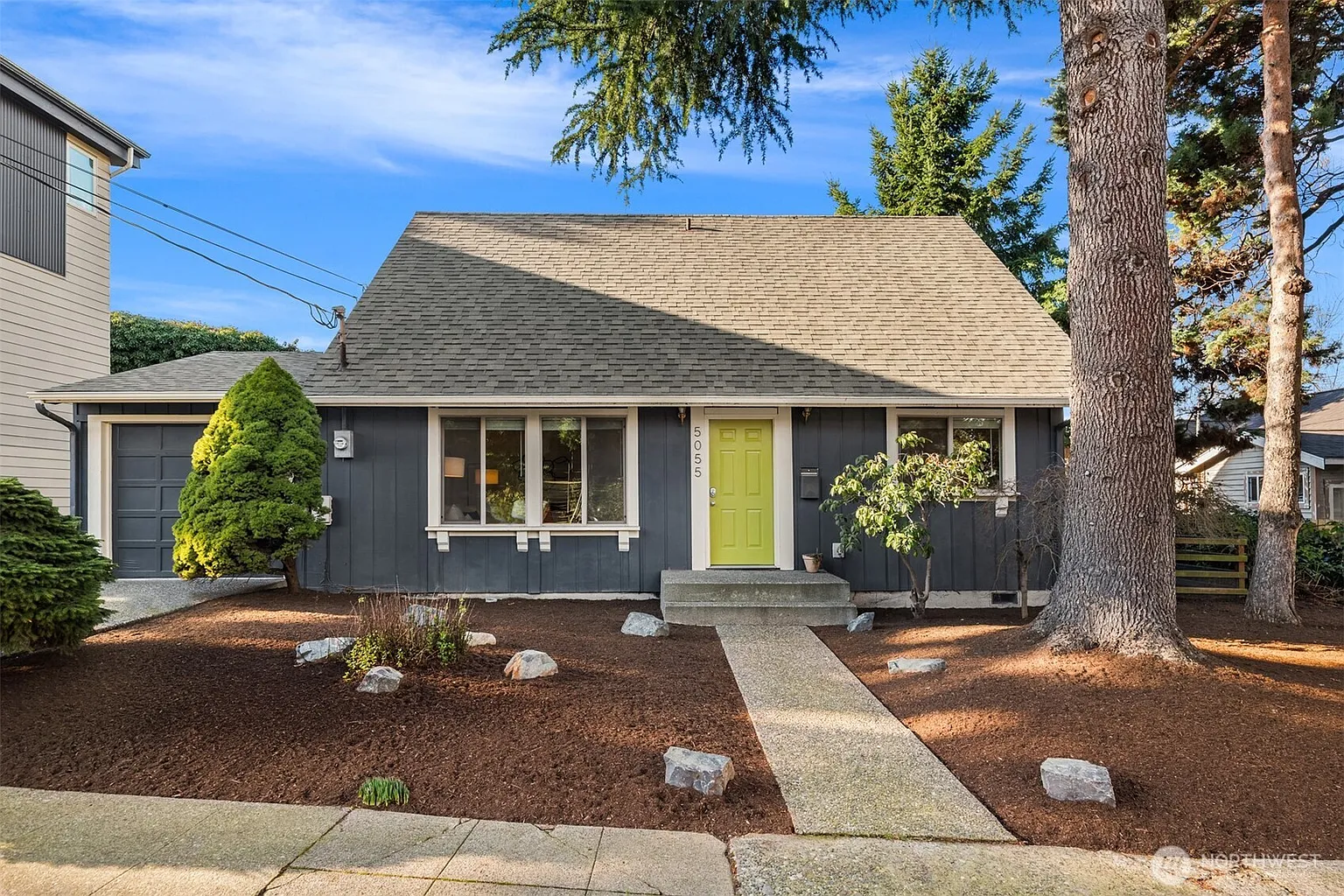 5055 7th Avenue NE photo 1