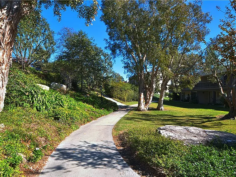 91 Cypress Way — Photo 23