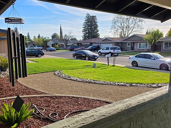 4th image of 2690 Princeton Ct