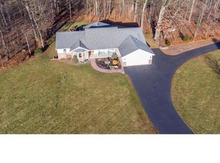 965 Catfish Ln, Pottstown, PA 19465