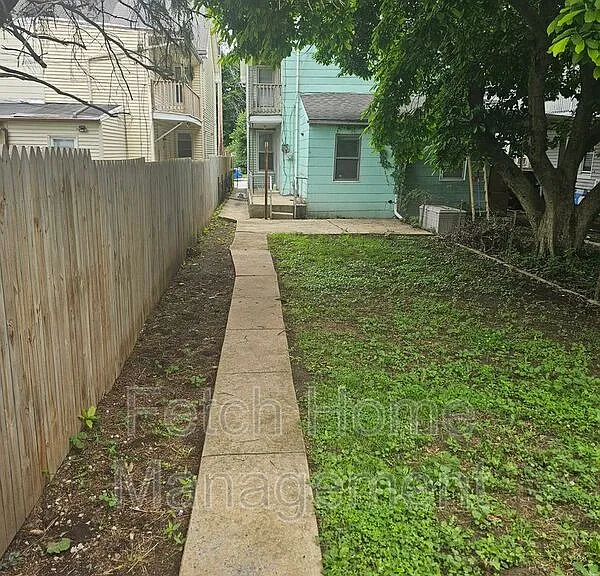 428 Smith St — Photo 19