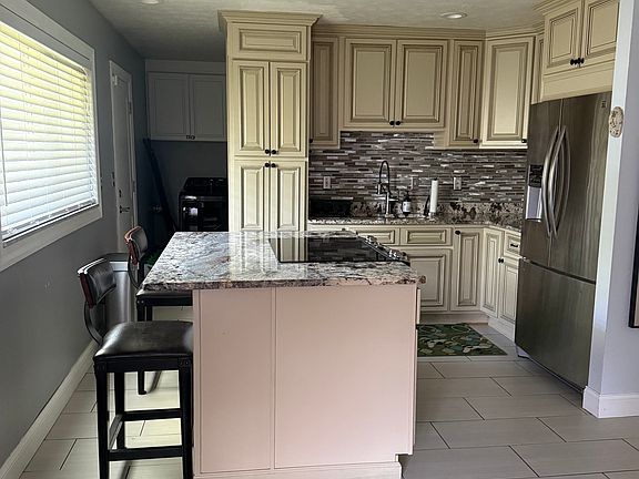 5th image of 3282 E Deshler Ave