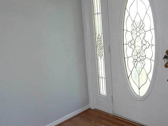 4th image of 916 Deervale Dr