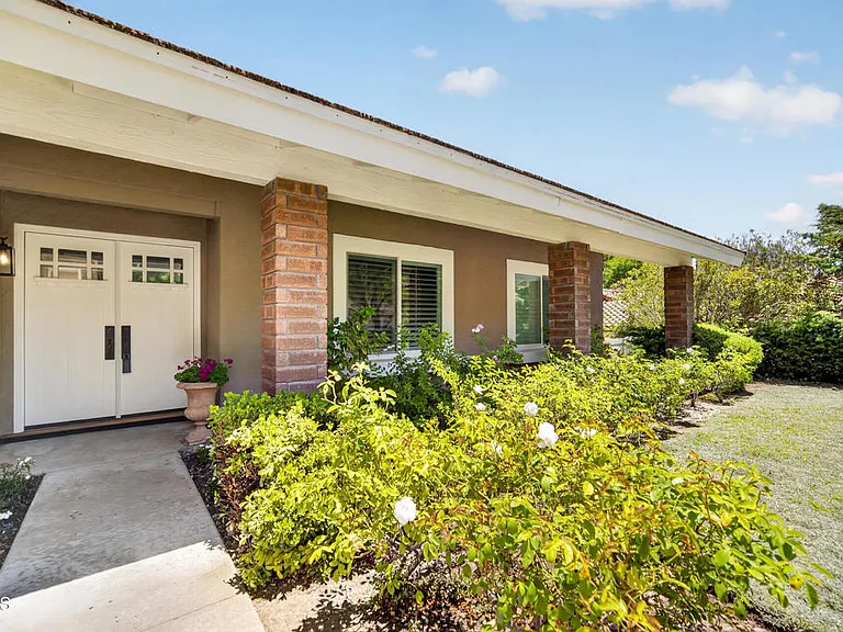 1502 Briarglen Ave — Photo 4