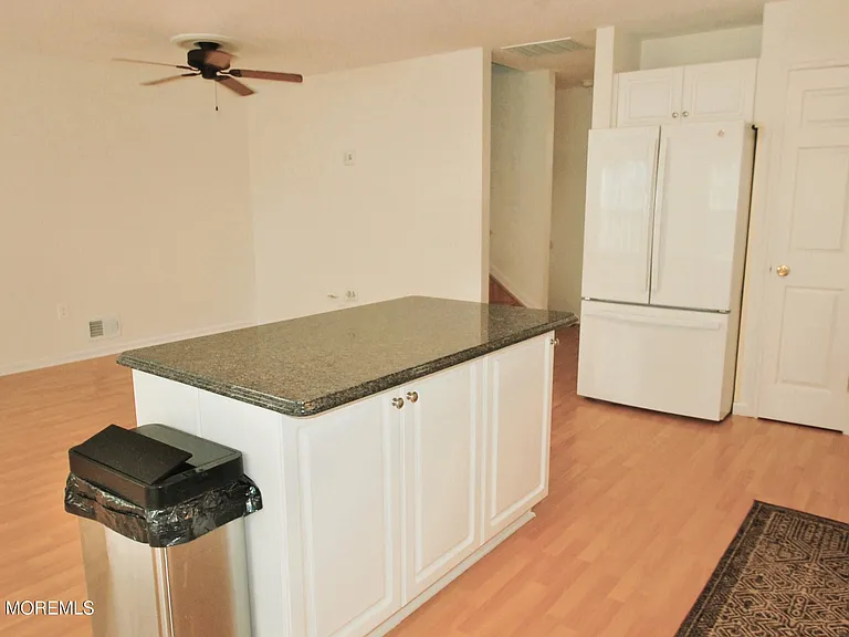 574 Beachway Ave #7 — Photo 6