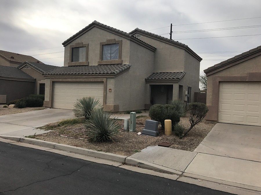 2nd image of 150 S Hassett Cir