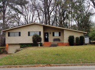 903 Glencrest Ln, Longview, TX 75601